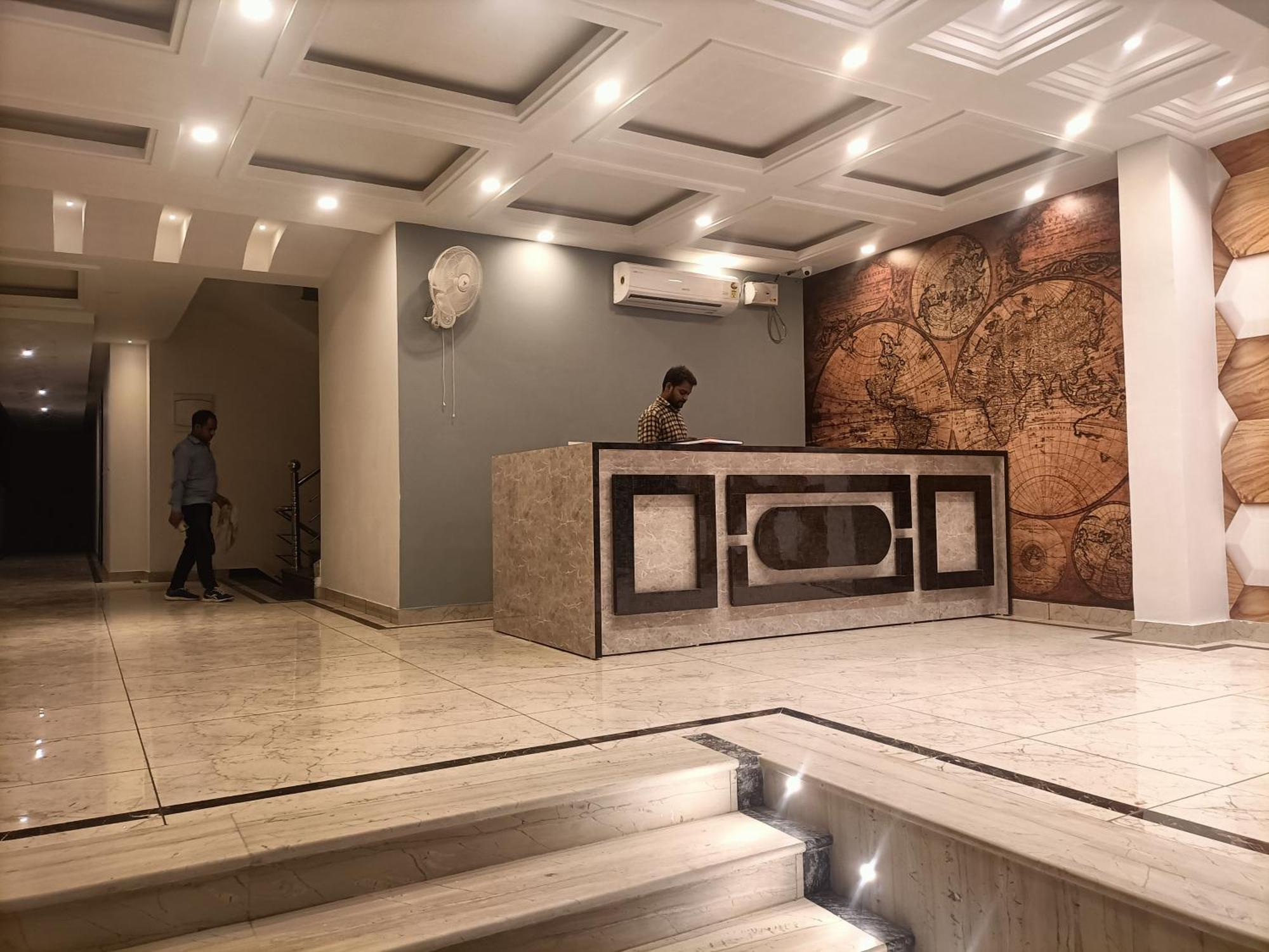 Hotel Vista Premium Tark A Family Hotel Near Igi Airport Delhi ニューデリー エクステリア 写真